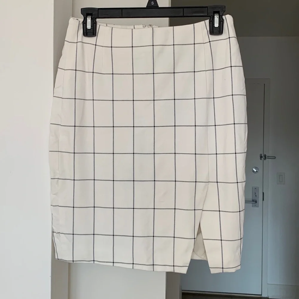 Banana Republic Pencil Skirt With Slit Window Pane - Picture 2 of 4